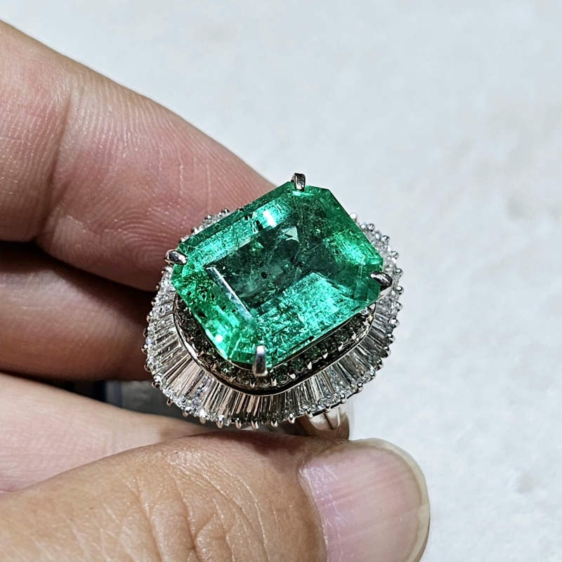 nhan-bach-kim-nu-platinum-full-xoan-da-chu-ngoc-luc-bao-emerald-vip-thien-nhien-cao-cap-nvn1241