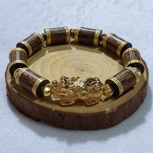 Vòng Tay Trầm Hương Sánh Chìm Thiên Nhiên Bọc Vàng Tỳ Hưu 18K - THCT138