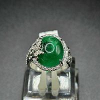 Nhẫn vàng trắng nữ cao cấp đá chủ Ngọc Lục Bảo(Emerald) viền tấm Kim Cương - NVĐQ1038