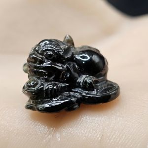 Mặt Tỳ Hưu Phong Thủy Đá Sapphire Thiên Nhiên Bao Kiểm Định - TH407