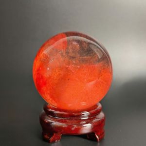 Quả cầu phong thủy đỏ thiên nhiên đá thủy tinh núi lửa ĐK:9cm - Hợp mệnh hỏa, thổ - QCPT1156