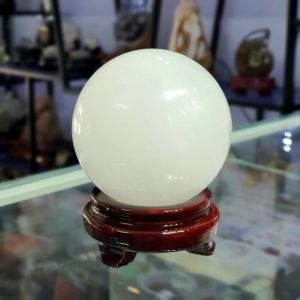 Quả Cầu Phong Thủy Canxit Trắng Thiên Nhiên ĐK:8,8cm - Hợp Mệnh Kim Thủy - QCCX1019