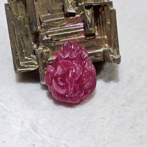 Hồ Ly Chúa Chín Đuôi Đá Ruby Thiên Nhiên - HLCT1136